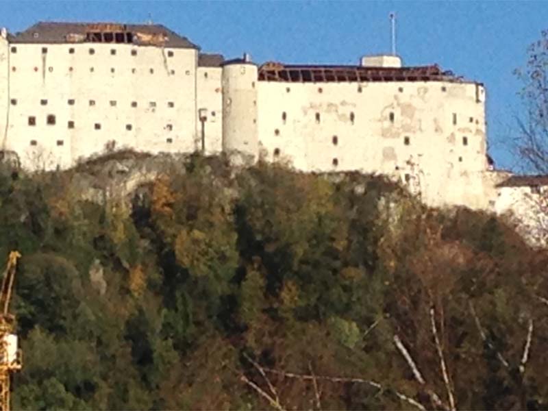Zeughausdach der Festung abgedeckt